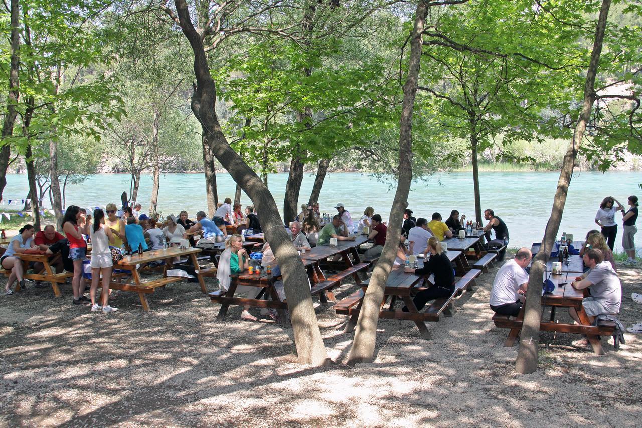 Готель Eco Family Park Beskonak Екстер'єр фото